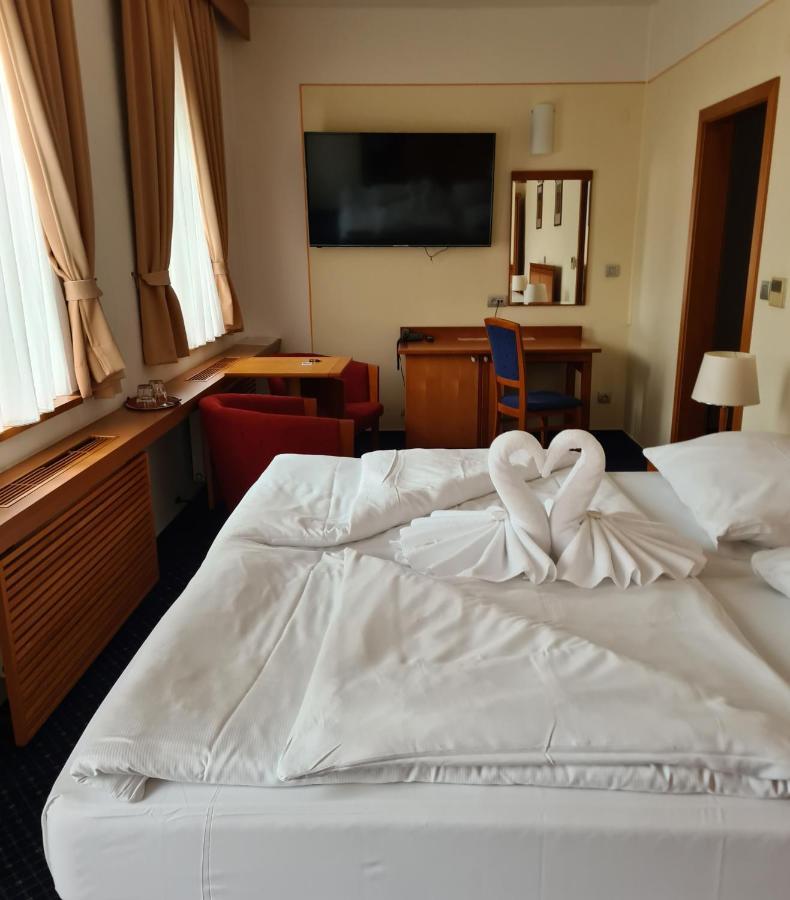 Hotel Slovan Jeseník Exteriör bild