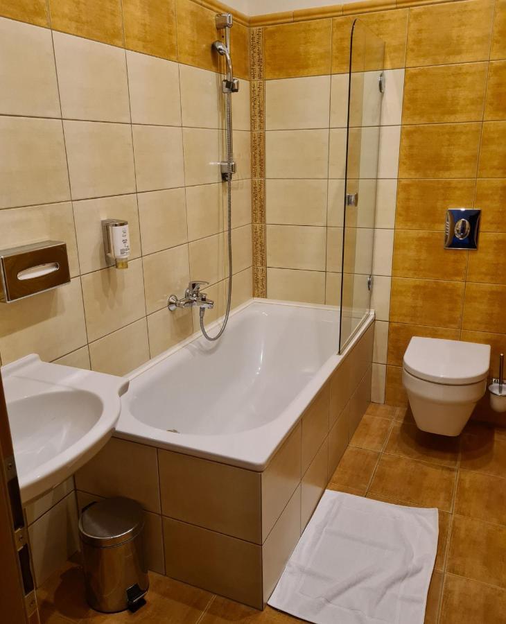 Hotel Slovan Jeseník Exteriör bild